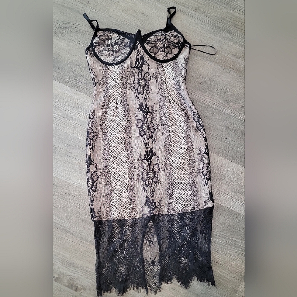DRESS